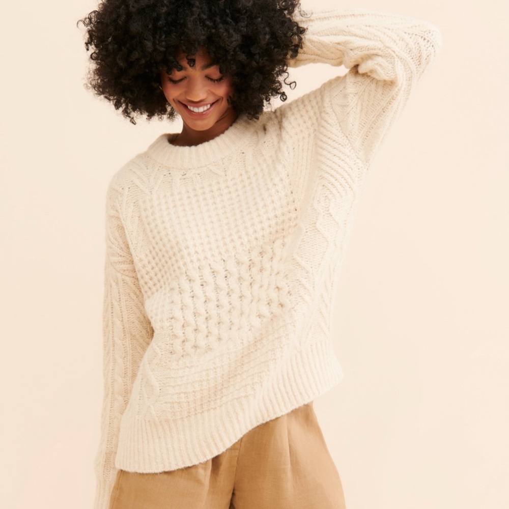 🌻Cozy Cream Cable Knit Sweater